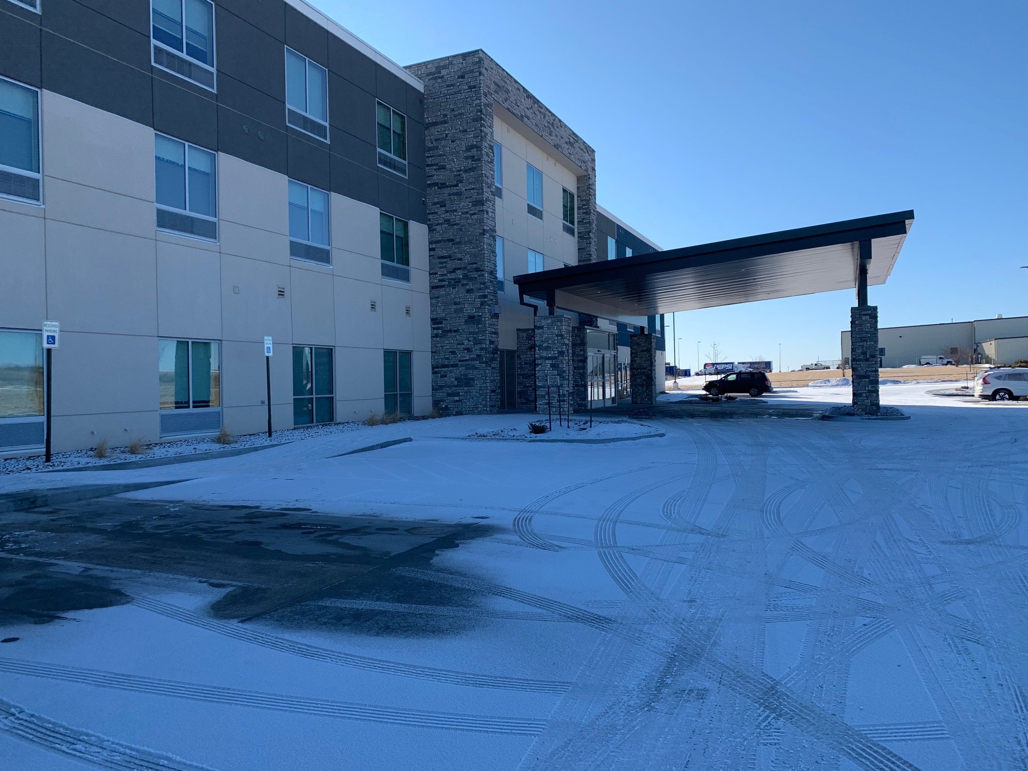 Holiday Inn Express Alliance By IHG-官方