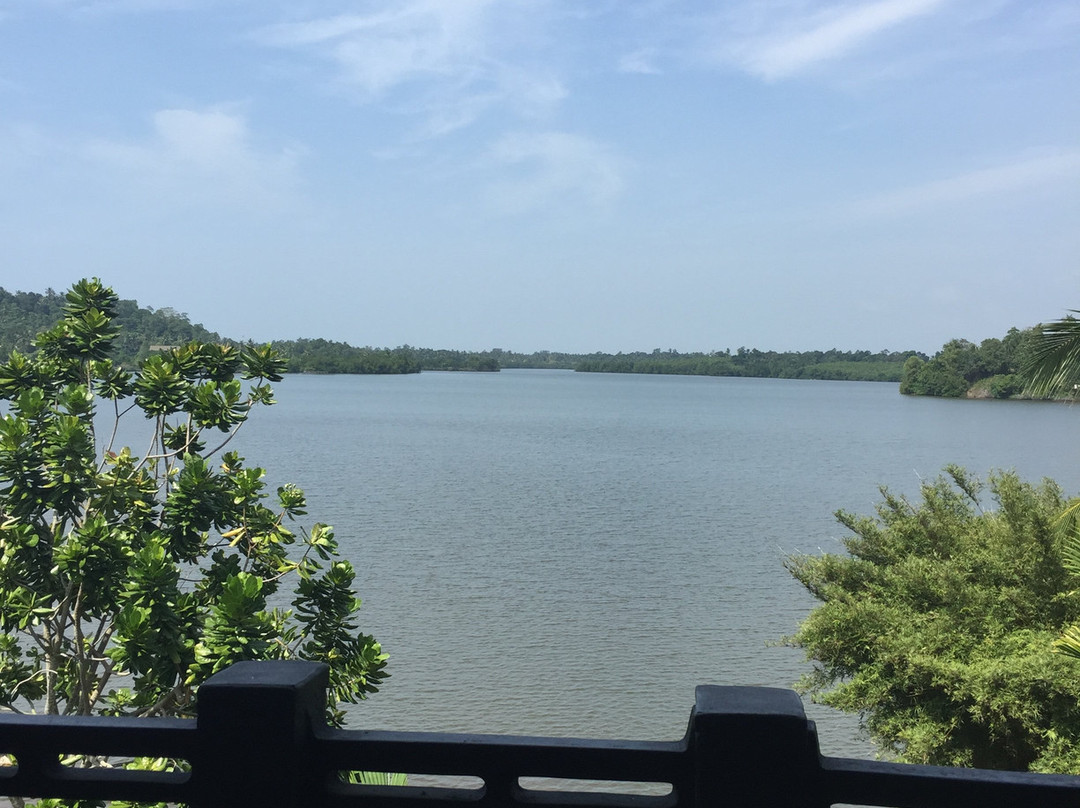 卡拉邦戈湖度假酒店主图