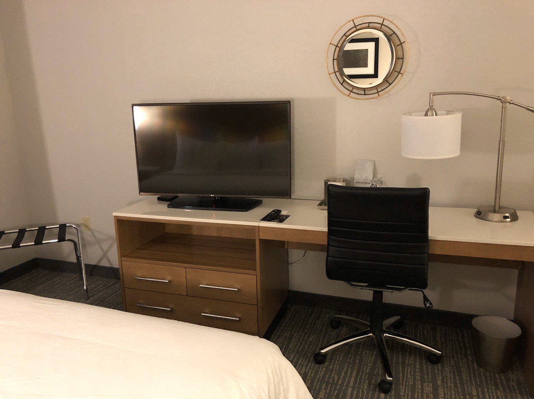 Spark By Hilton Ames主图