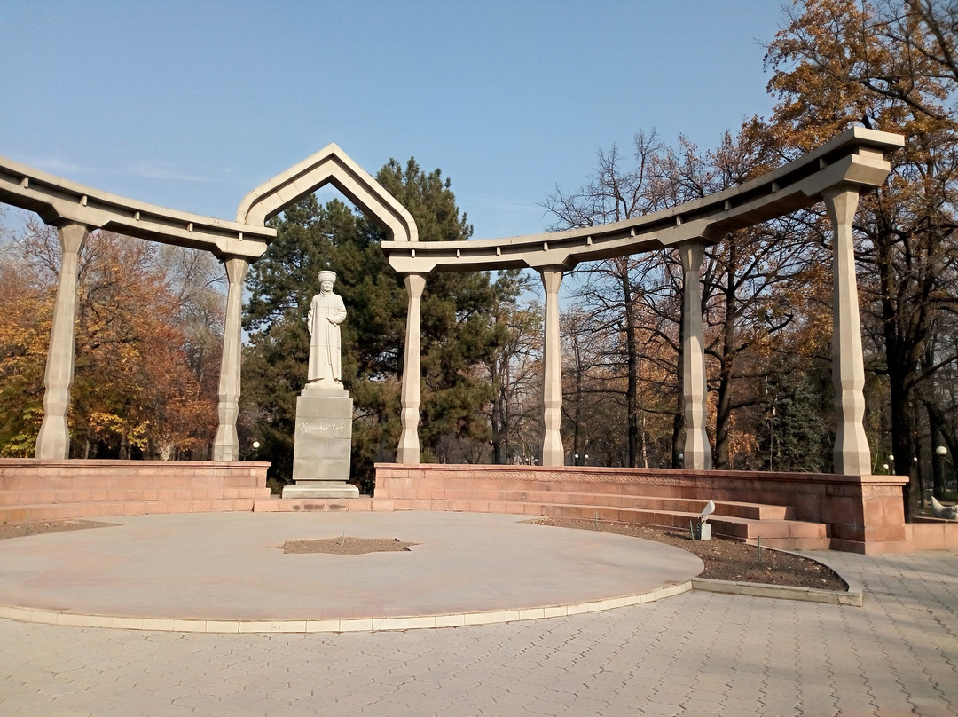 Kurmanzhan Datka Statue-Osh必去景点