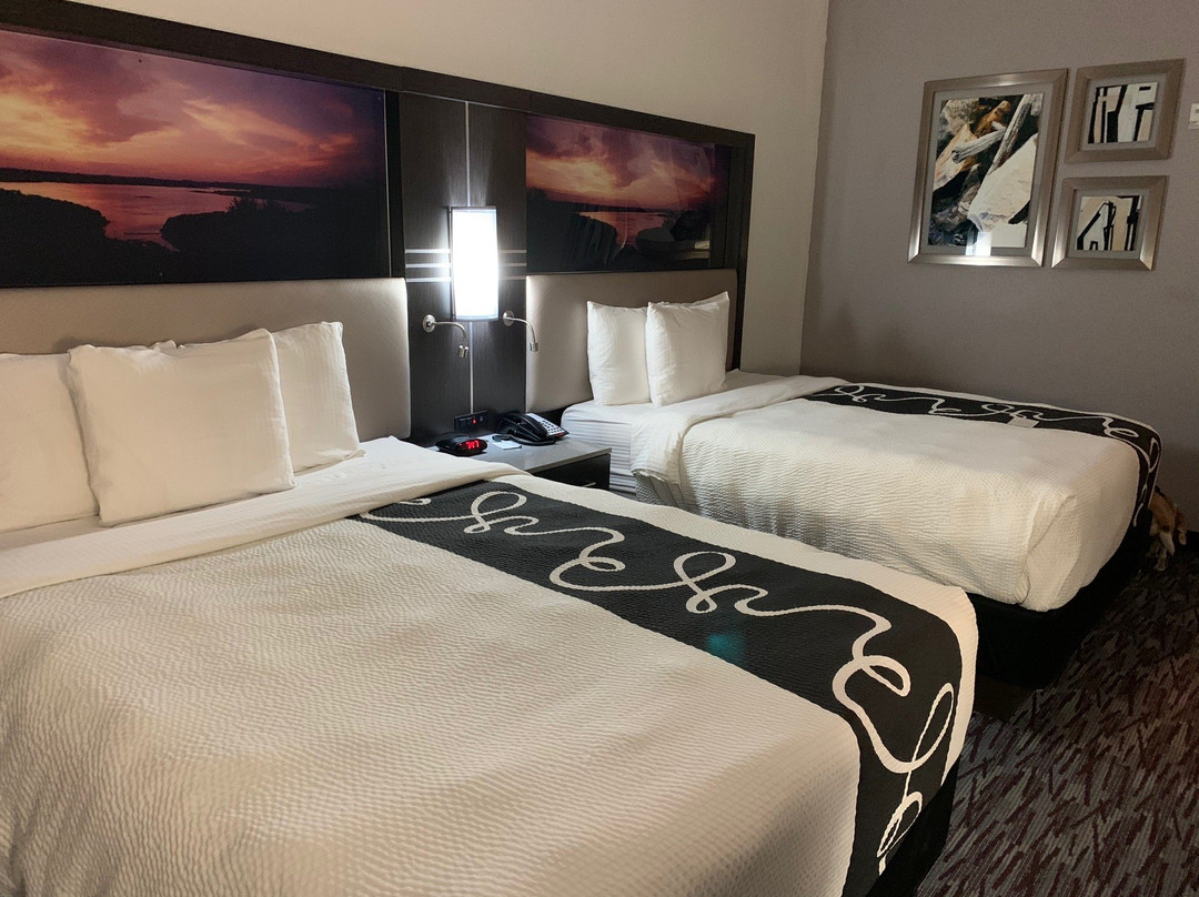 La Quinta Inn & Suites by Wyndham Amarillo Airport主图