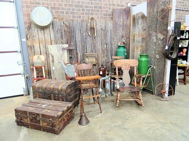 Ageless Treasure Antique Center景点图片