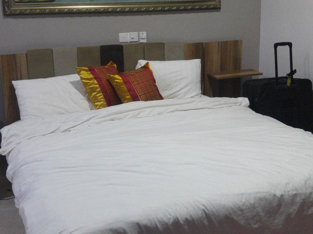 Plus 33 Hotel主图