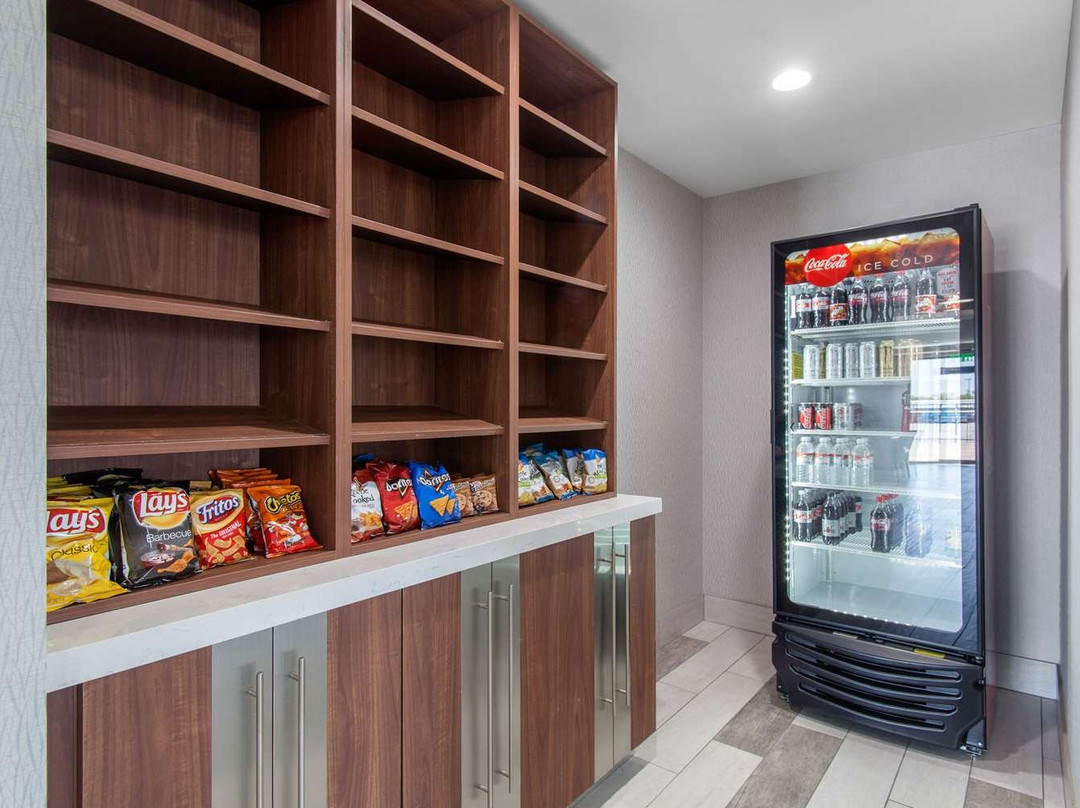 Holiday Inn Express & Suites Tulsa East - Catoosa By IHG主图