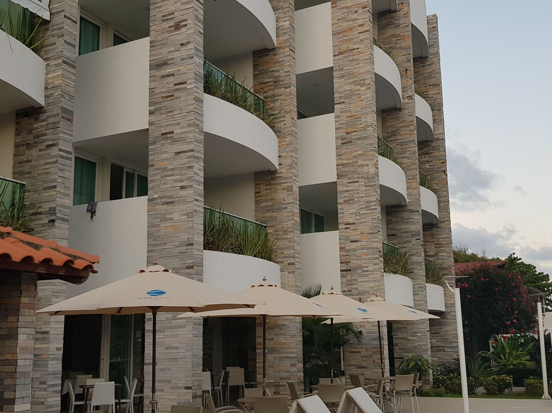 Wave Suites Hotel主图