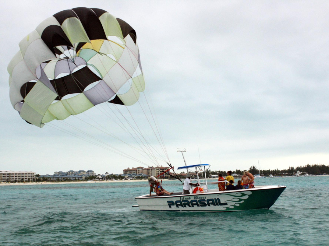 Ocean Parasail景点图片