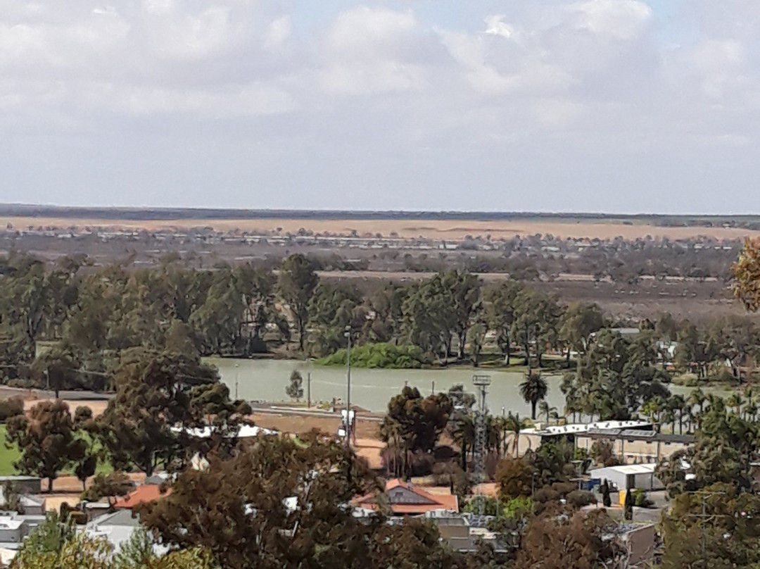 Berri Lookout Tower景点图片
