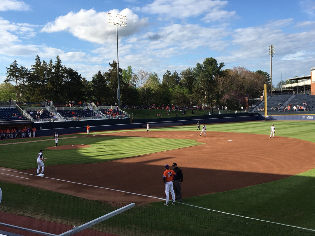Ivy旅游景点-Davenport Field