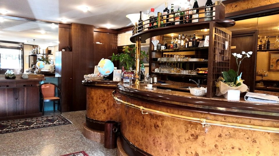 玛尼诺利亚酒店主图