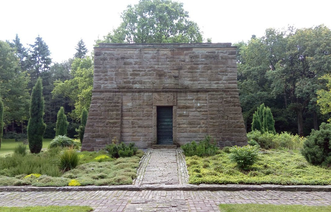 Kriegsgraeberstaette Donsbrueggen-克莱韦县必去景点