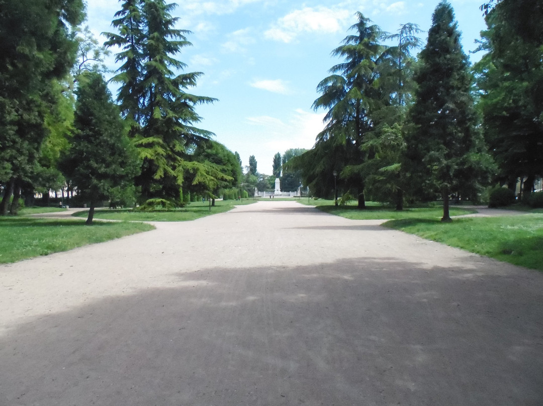 Monumento a Virgilio景点图片