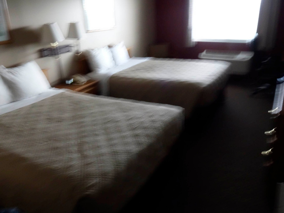 CAPRI INN & SUITES - AMERICAN OWNED AND OPERATED主图