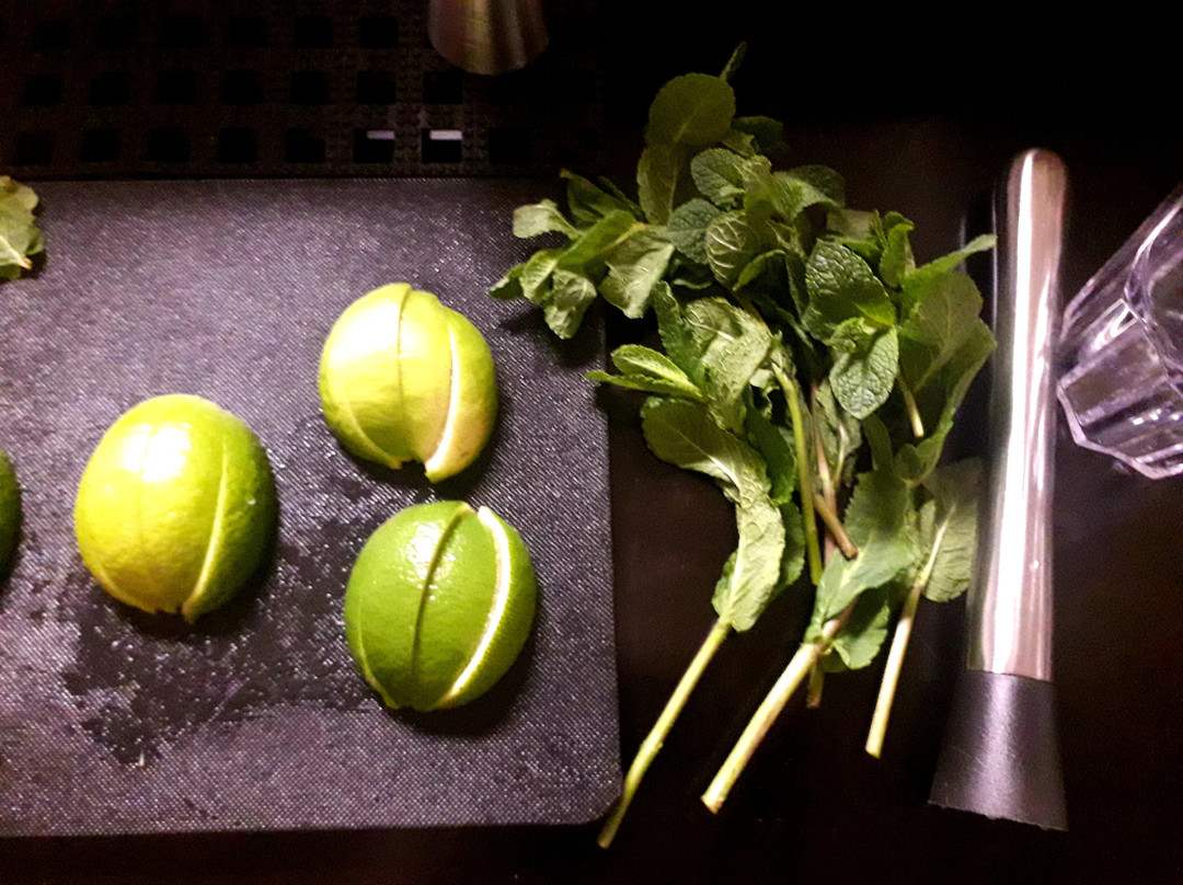 Distillerie Louis Morand & Cie SA-马蒂尼必去景点