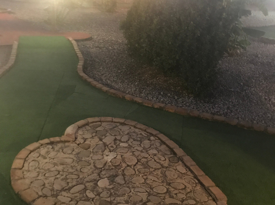 Kalamaki's Crazy golf-卡拉马其必去景点