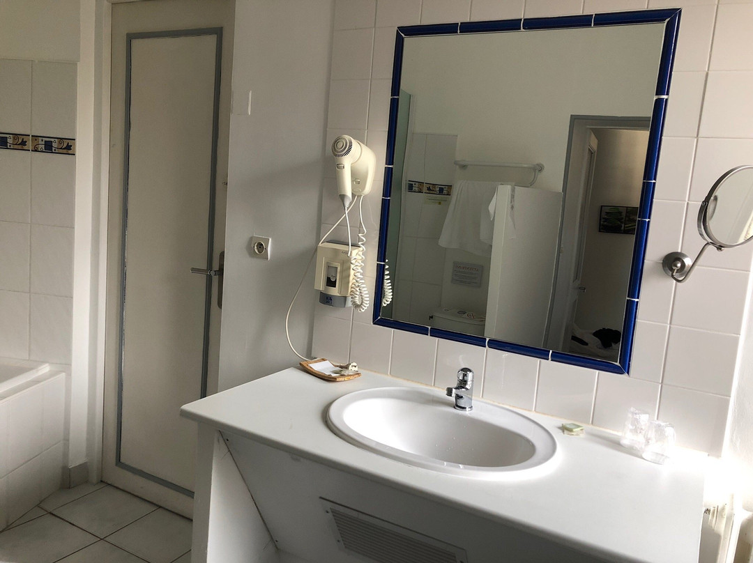 Logis Hôtel Résidence主图