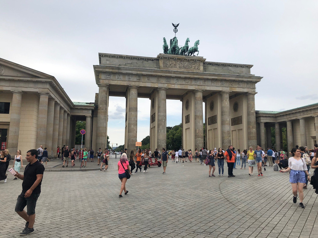 Sightseeing Point Tours-柏林必去景点