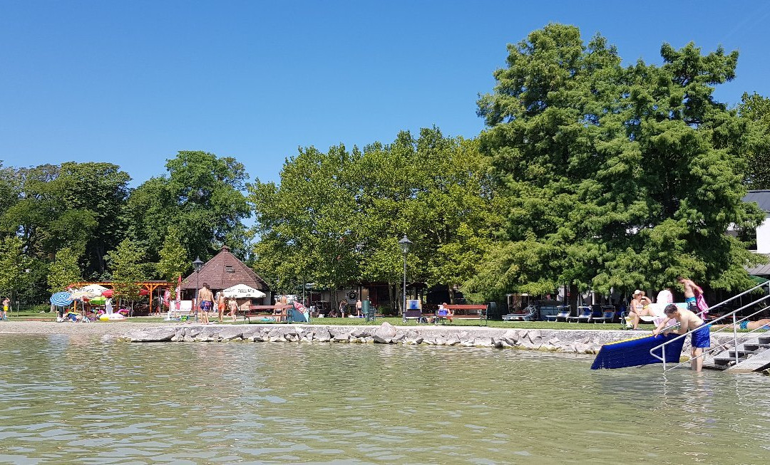 Balatonberény községi strand景点图片