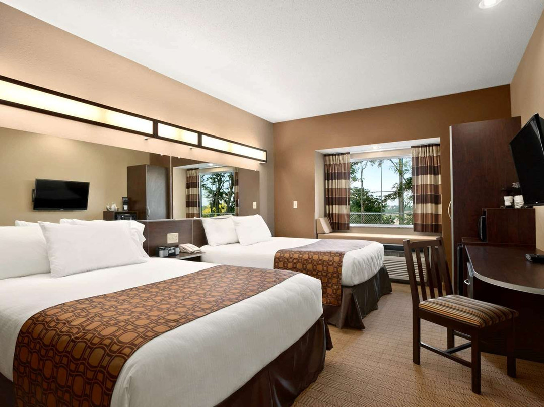 Microtel Inn & Suites by Wyndham St Clairsville主图