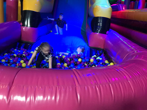 Air Haus Interactive Inflatable Parks-谢菲尔德必去景点