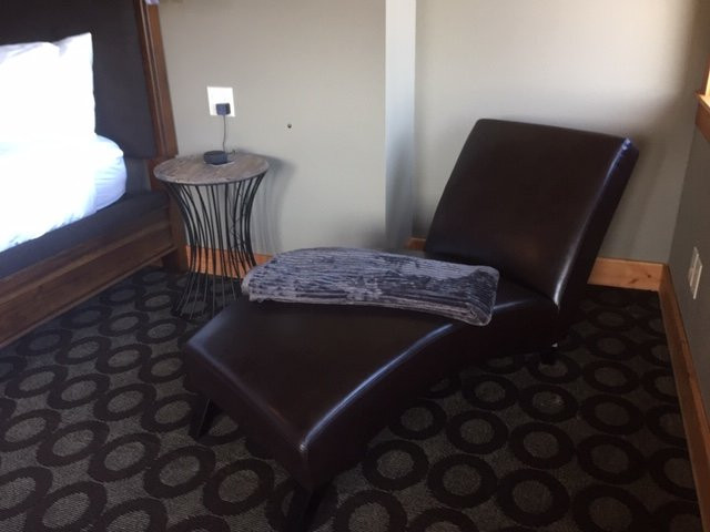 At The Helm Hotel and Pub主图