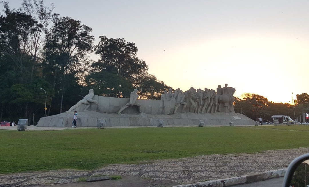 Monument to the Bandeiras景点图片