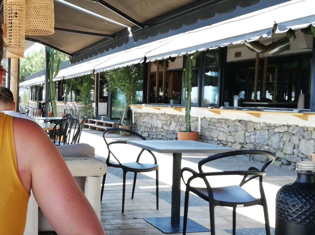 Waikiki Cafe-Beach Bar-Ierapetra必去景点