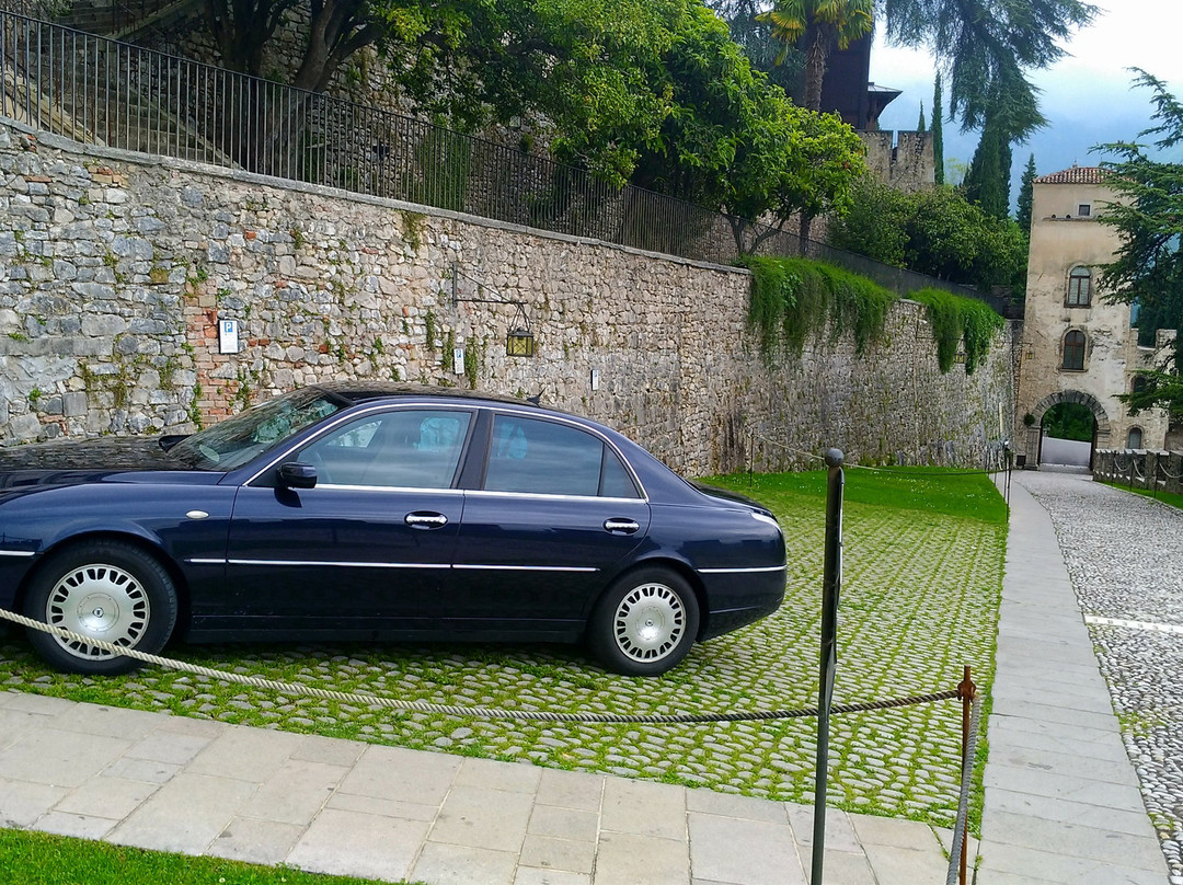 AT Autonoleggio - AT Luxury Rent景点图片
