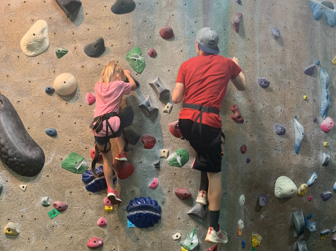 Upper Limits Rock Climbing Gym景点图片