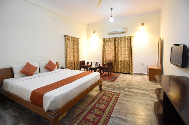 萨蒂扬宫酒店主图