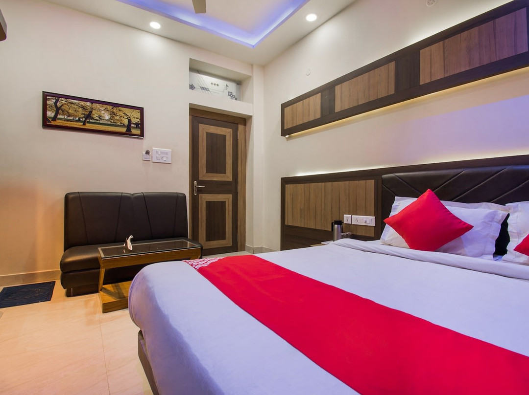 Capital O 27673 Hotel Embassy International主图