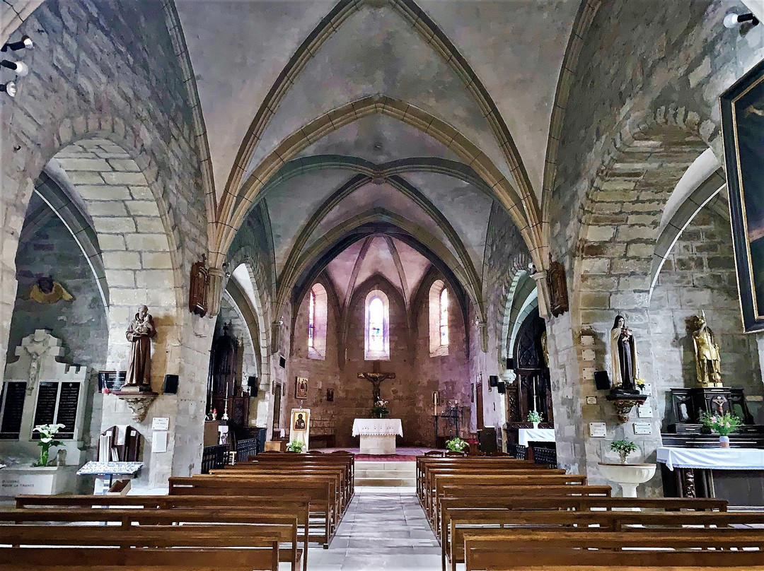 Eglise Saint-Julien-Ussac必去景点