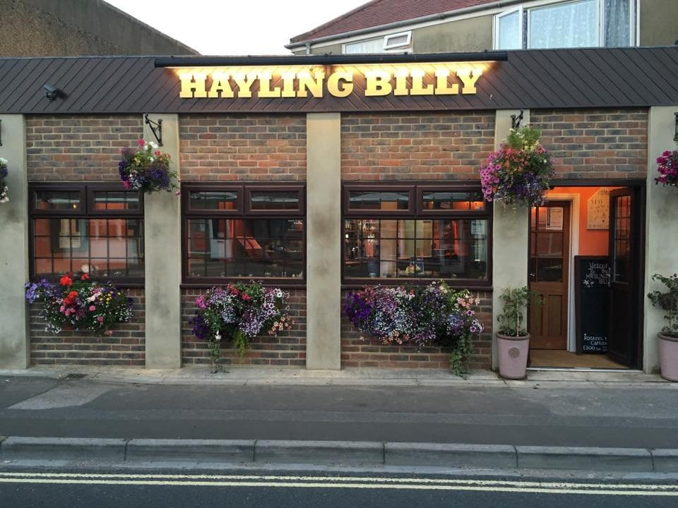 The Hayling Billy Pub景点图片