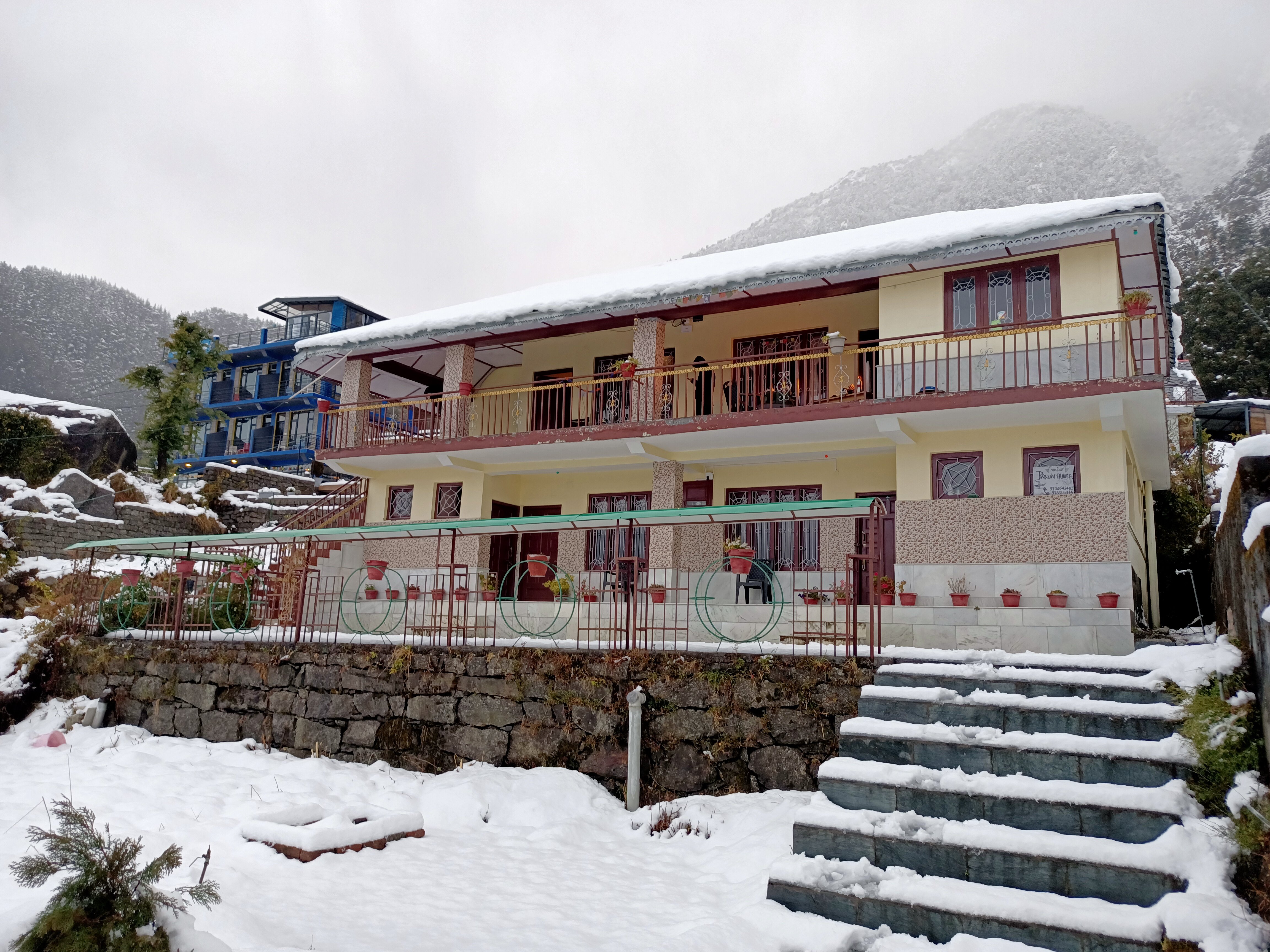 OYO Home Parvati House Dharamkot-浴室