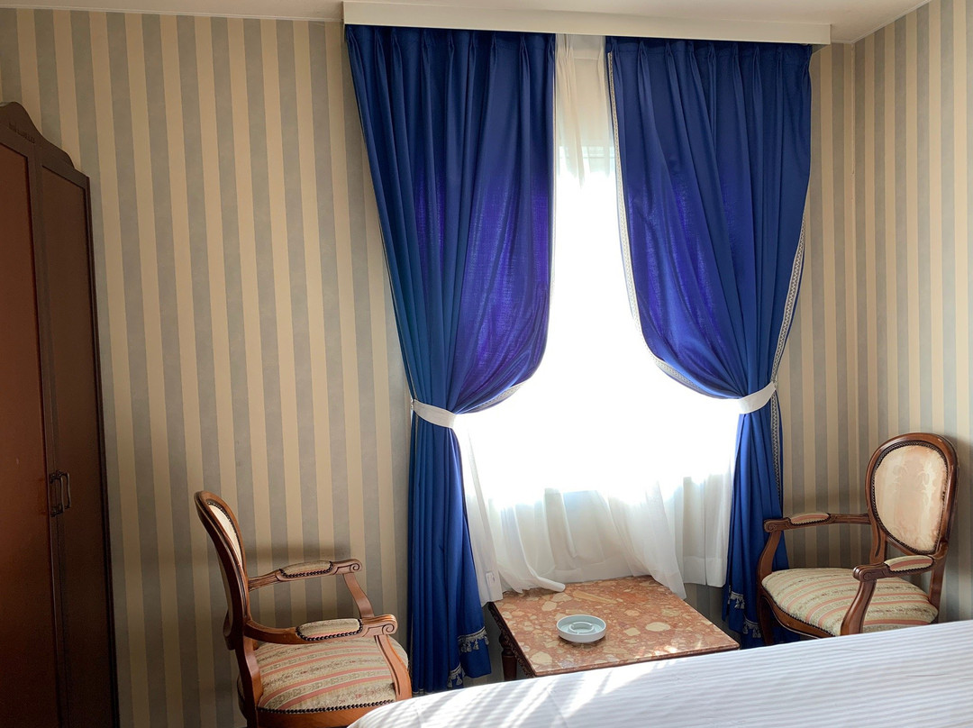 罗蕾莱酒店主图