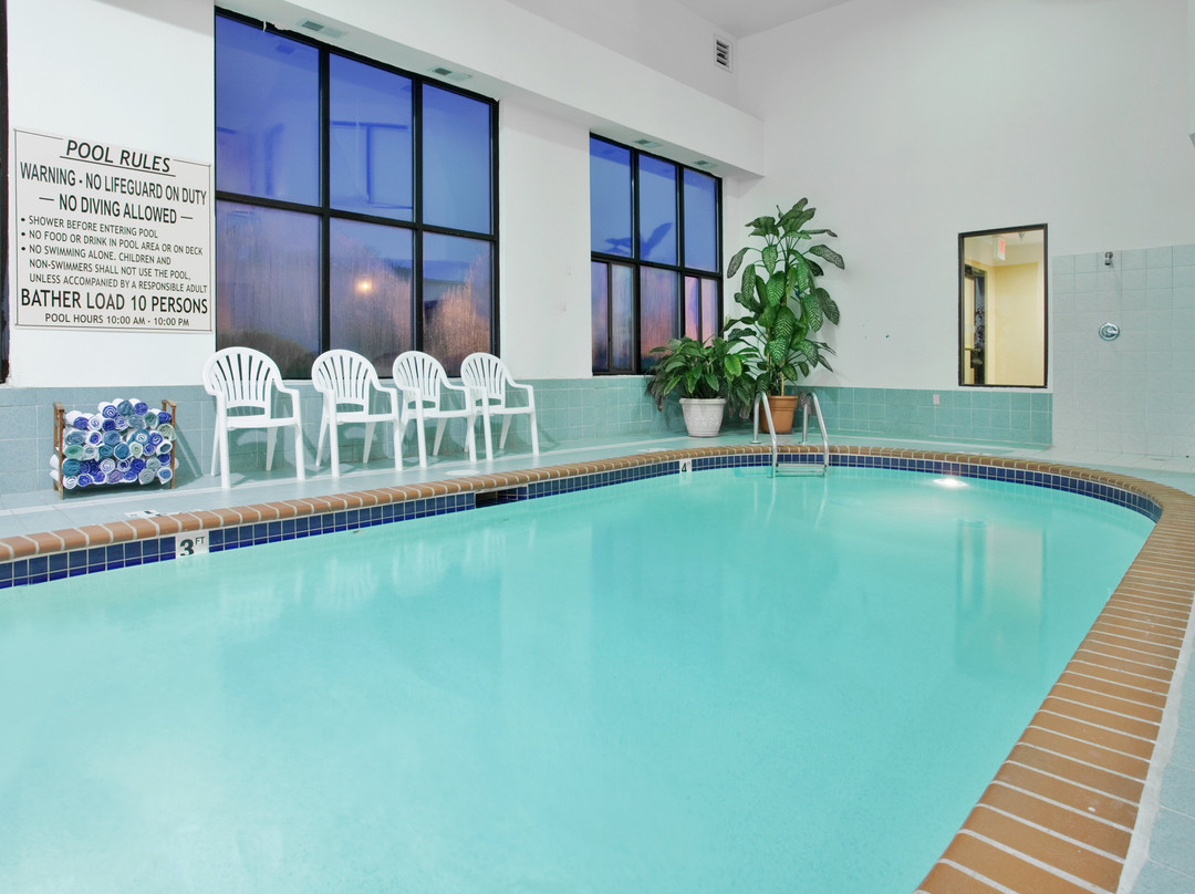 Holiday Inn Express & Suites St. Louis West - Fenton主图