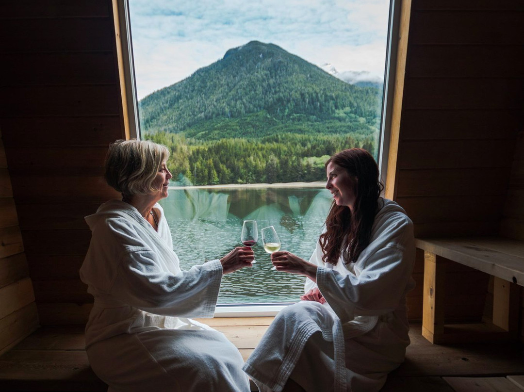 Nimmo Bay Wilderness Resort主图