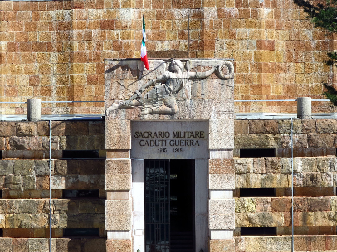 Sacrario Militare di Pocol-科尔蒂纳丹佩佐必去景点