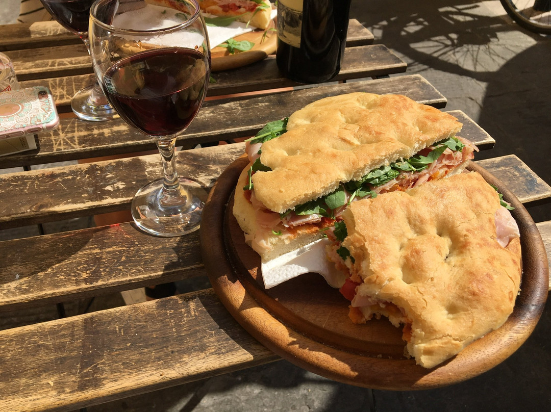 Un Caffè Bistrot | Spritz E Focacce