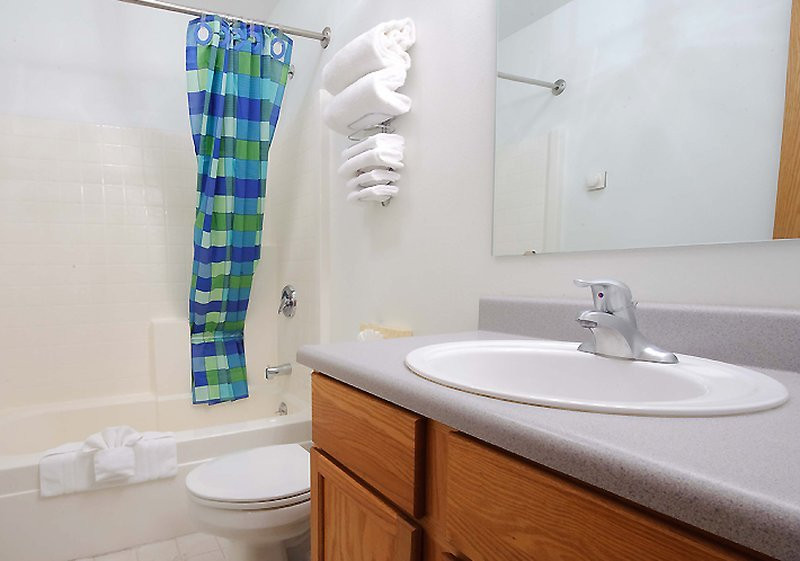 弗伦提尔套房机场酒店主图