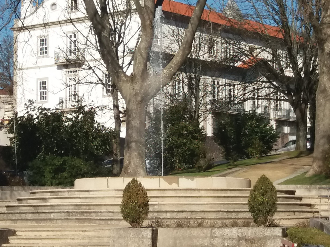 Monumento a Martins Sarmento-吉马良斯必去景点