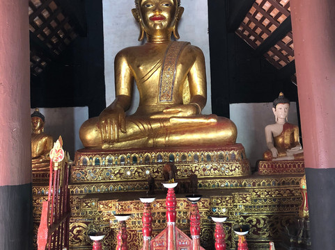 Wat Pa Daet-夜占必去景点