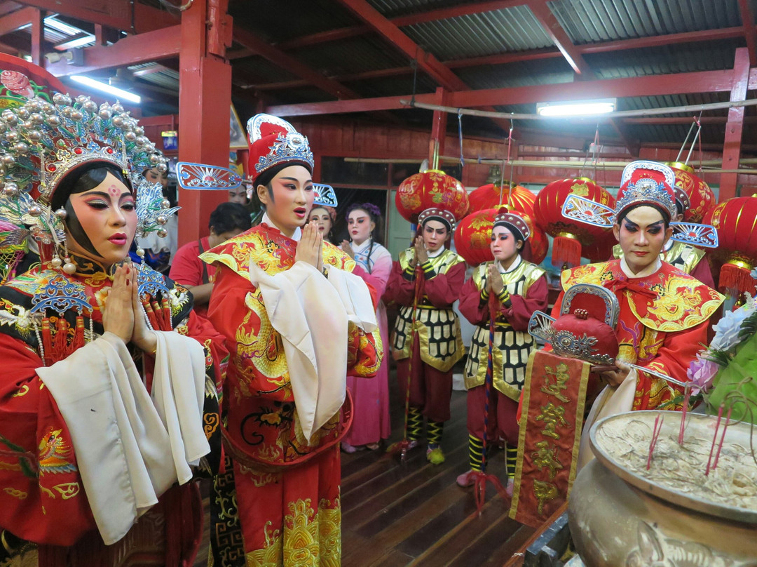 Saan Chao Pho Laolek