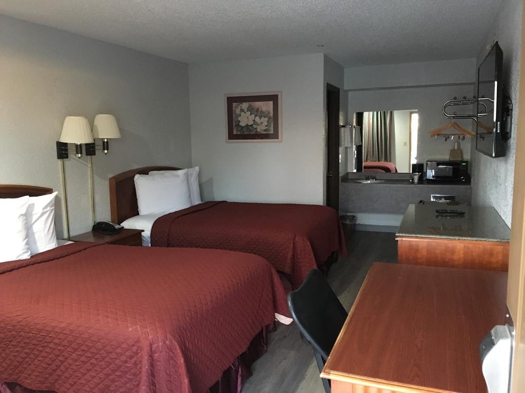 Colonial Inn-官方