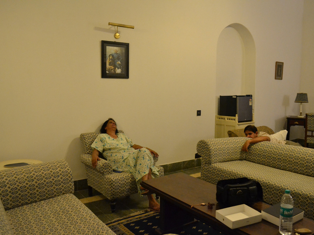 Hotel Jhira Bagh Palace主图