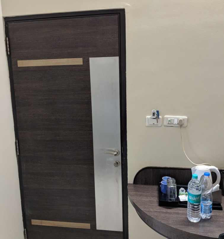 尤拉吉酒店主图