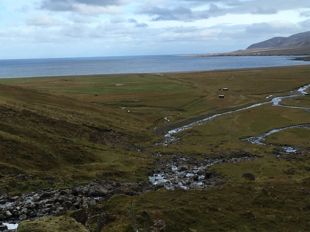 Grundarfoss Waterfall-格伦达菲厄泽必去景点