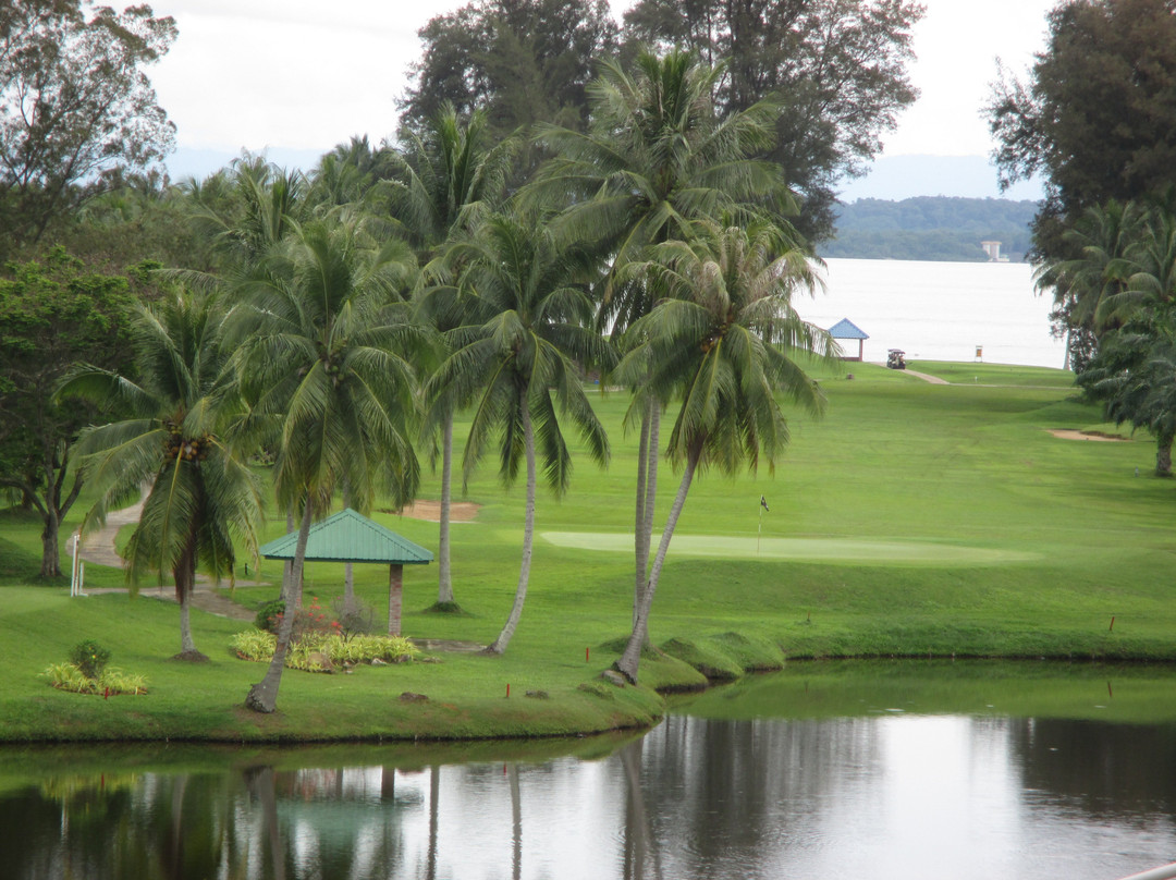 Pantai Mentiri Golf Club-斯里巴加湾必去景点
