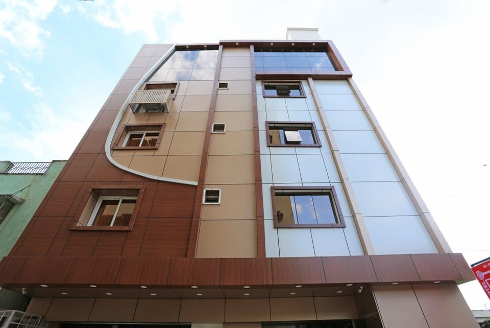 OYO 6709 Hotel L N International主图