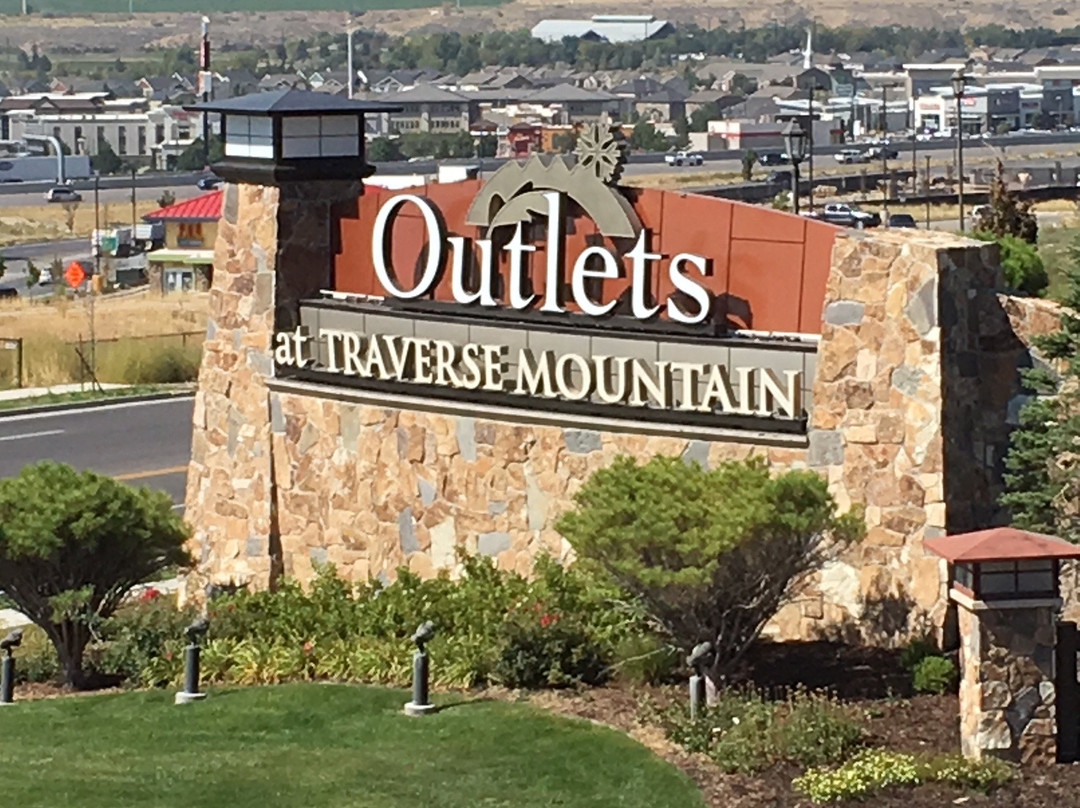 Outlets at Traverse Mountain-李海必去景点