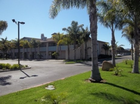 奥卡恩斯客栈&套房酒店主图